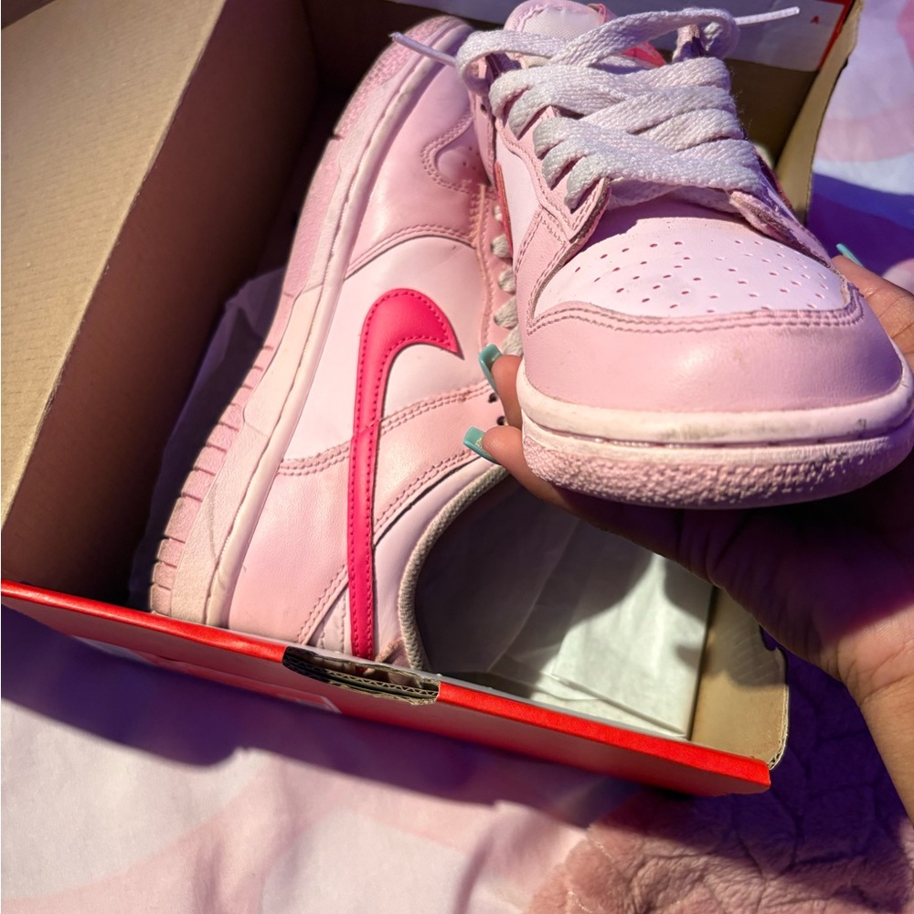 Nike Kids Sneakers in Light Pink and White